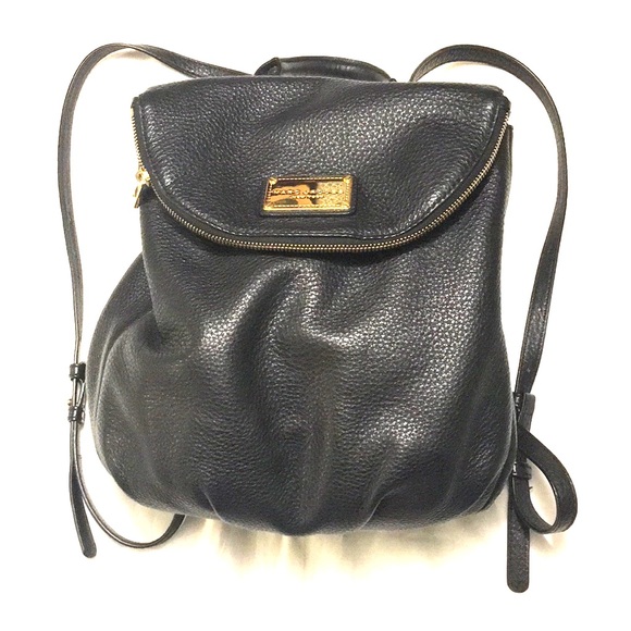 Marc Jacobs Handbags - Marc Jacobs black leather backpack purse